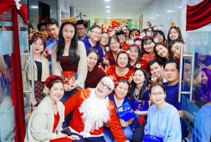 Xmas vibes in HCM office